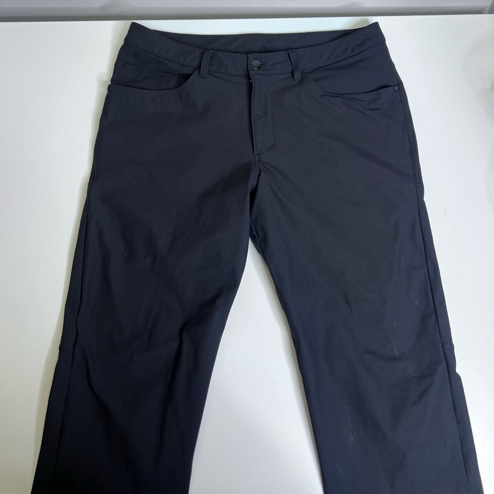 Lululemon ABC Classic-Fit 5 Pocket Trouser
Warpstreme In OBSIDIAN Size 34×29